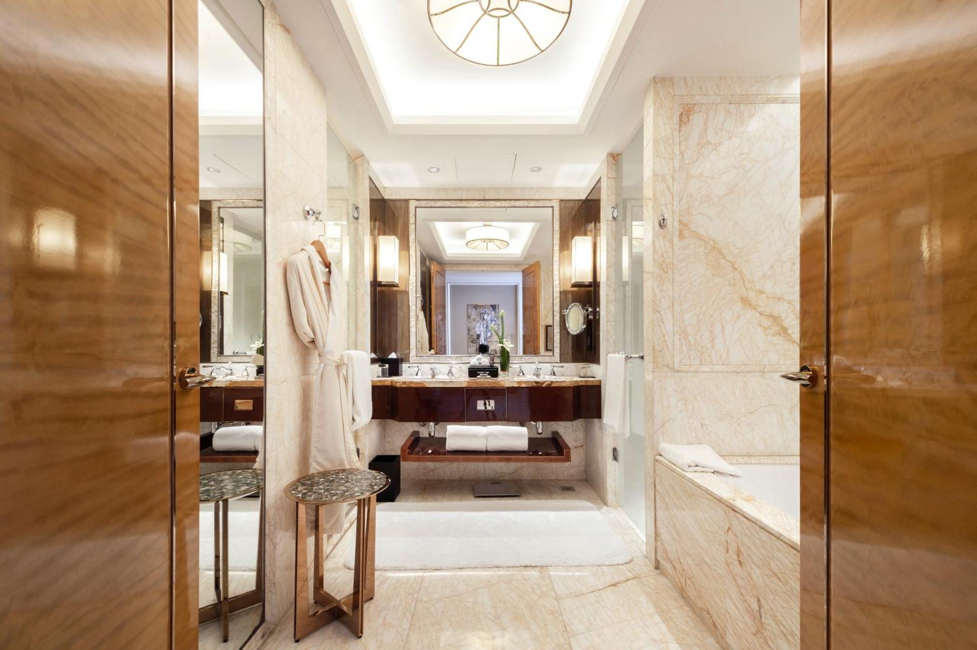Отель The Ritz-Carlton, Чэнду Экстерьер фото
